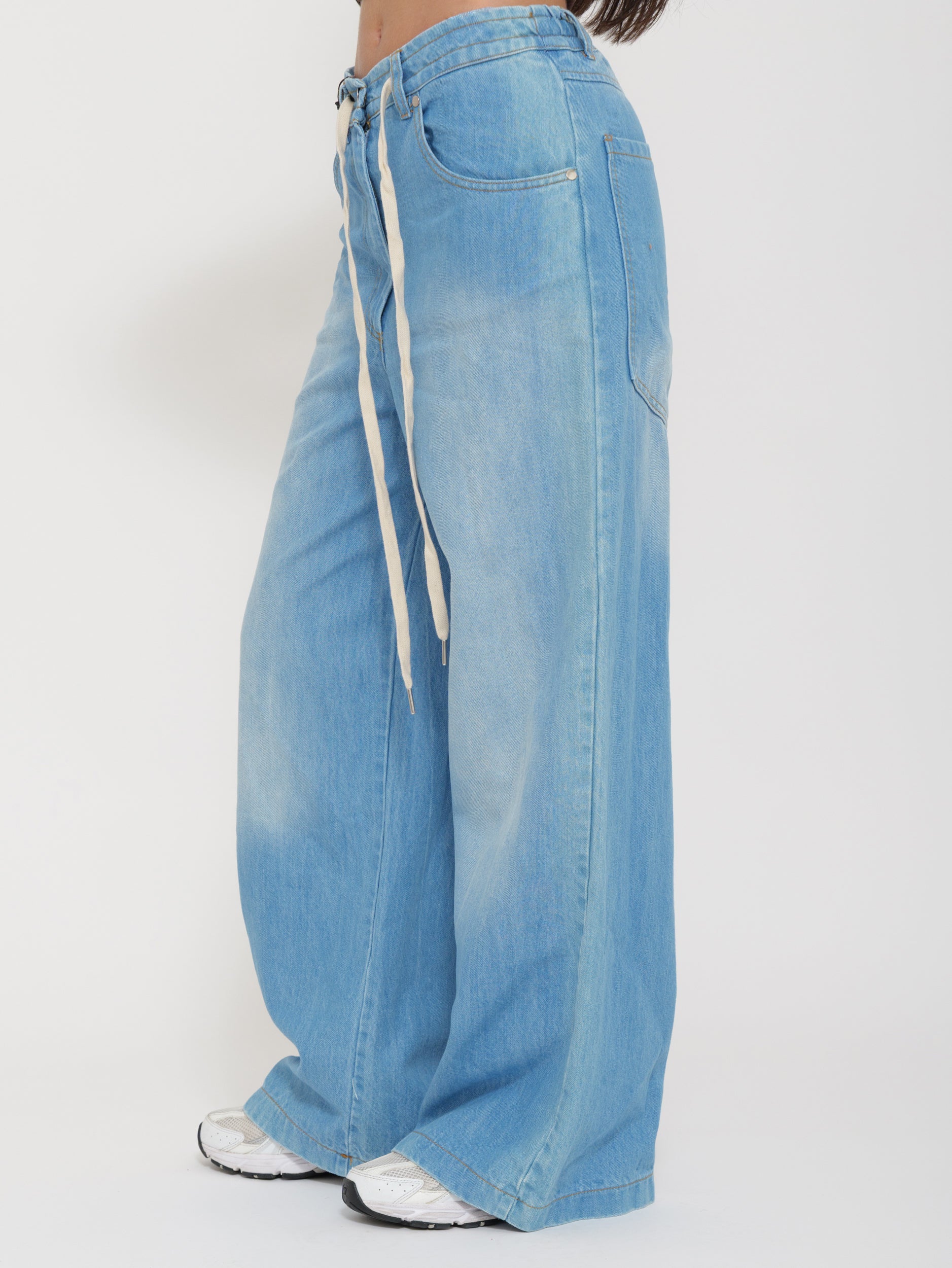 Pantalone wide leg con lacci regolabili