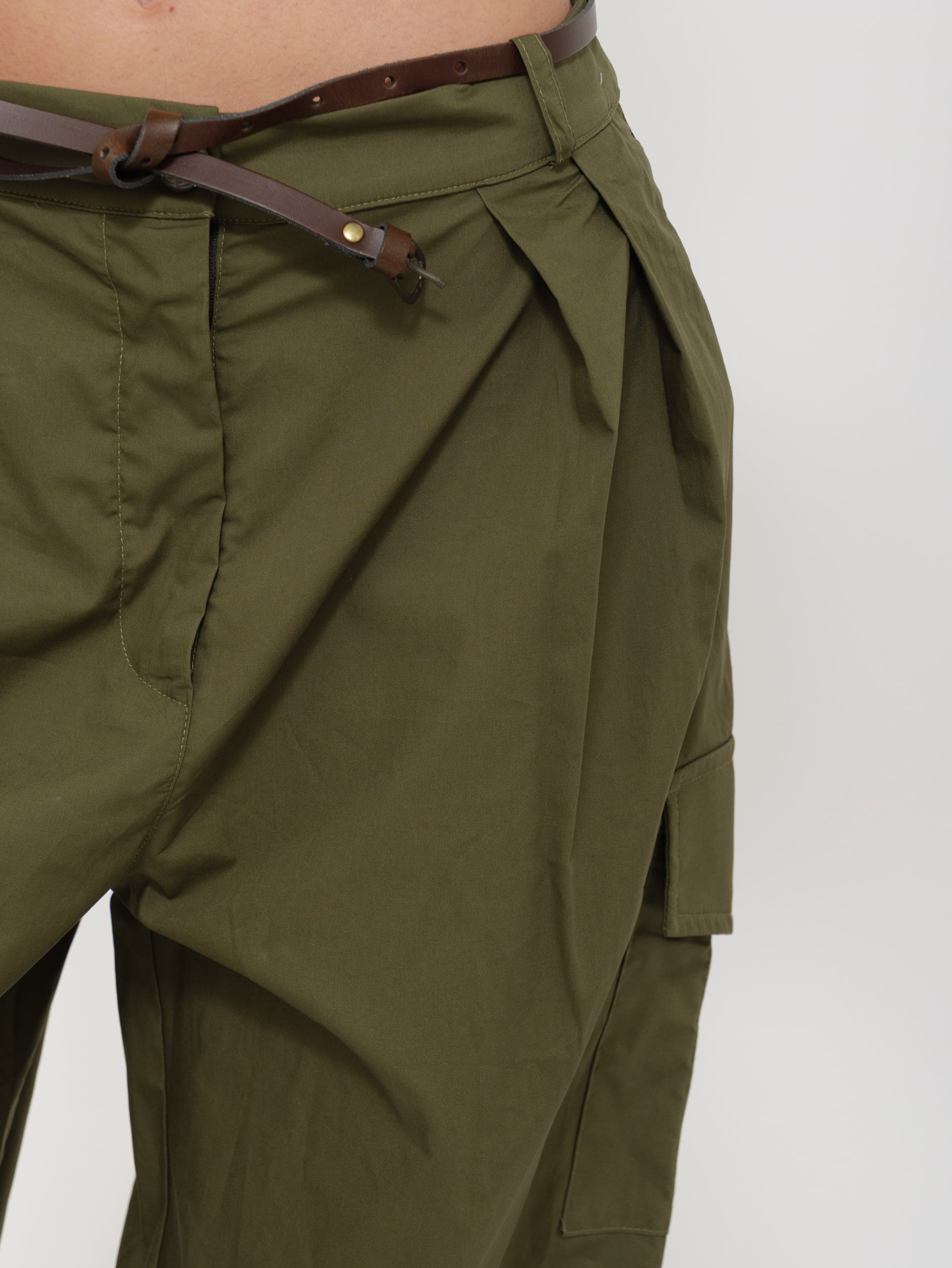 Pantalone cargo slim con cinturino