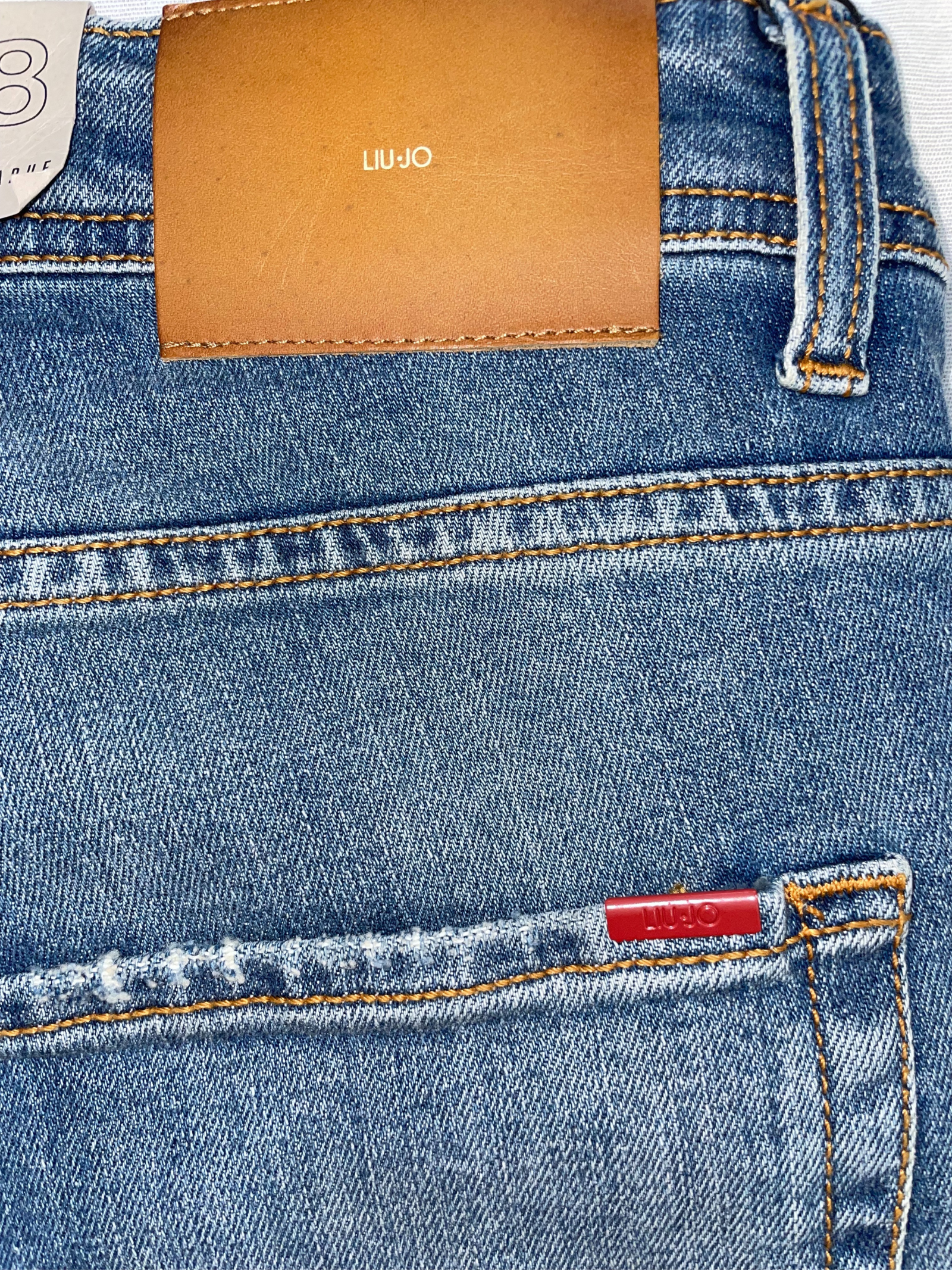 SLIM FIT DARK WASH JEANS