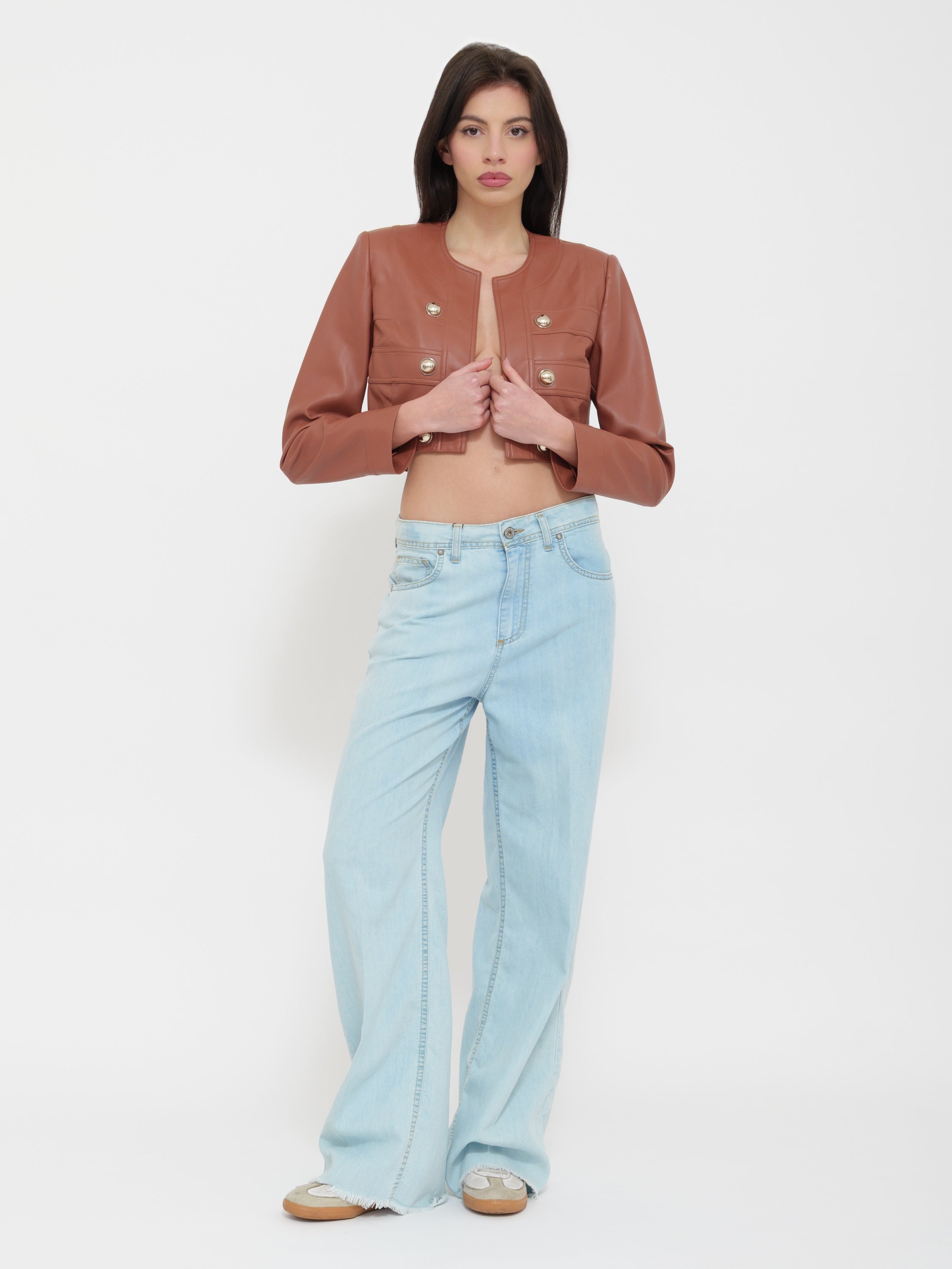 Giacca corta con borchie bottoni nenette