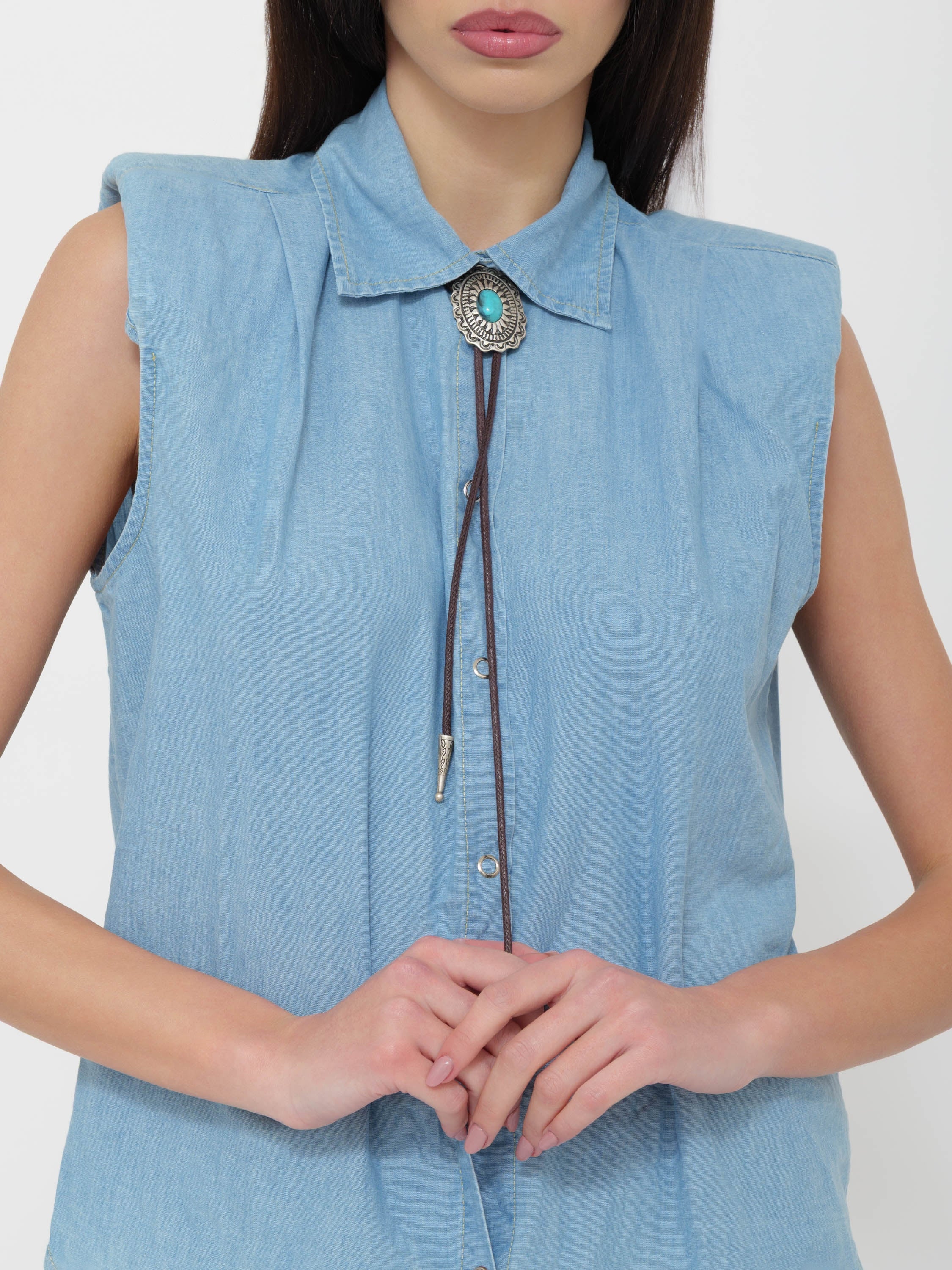 Camicia jeans smanicate dettaglio collana Dixie