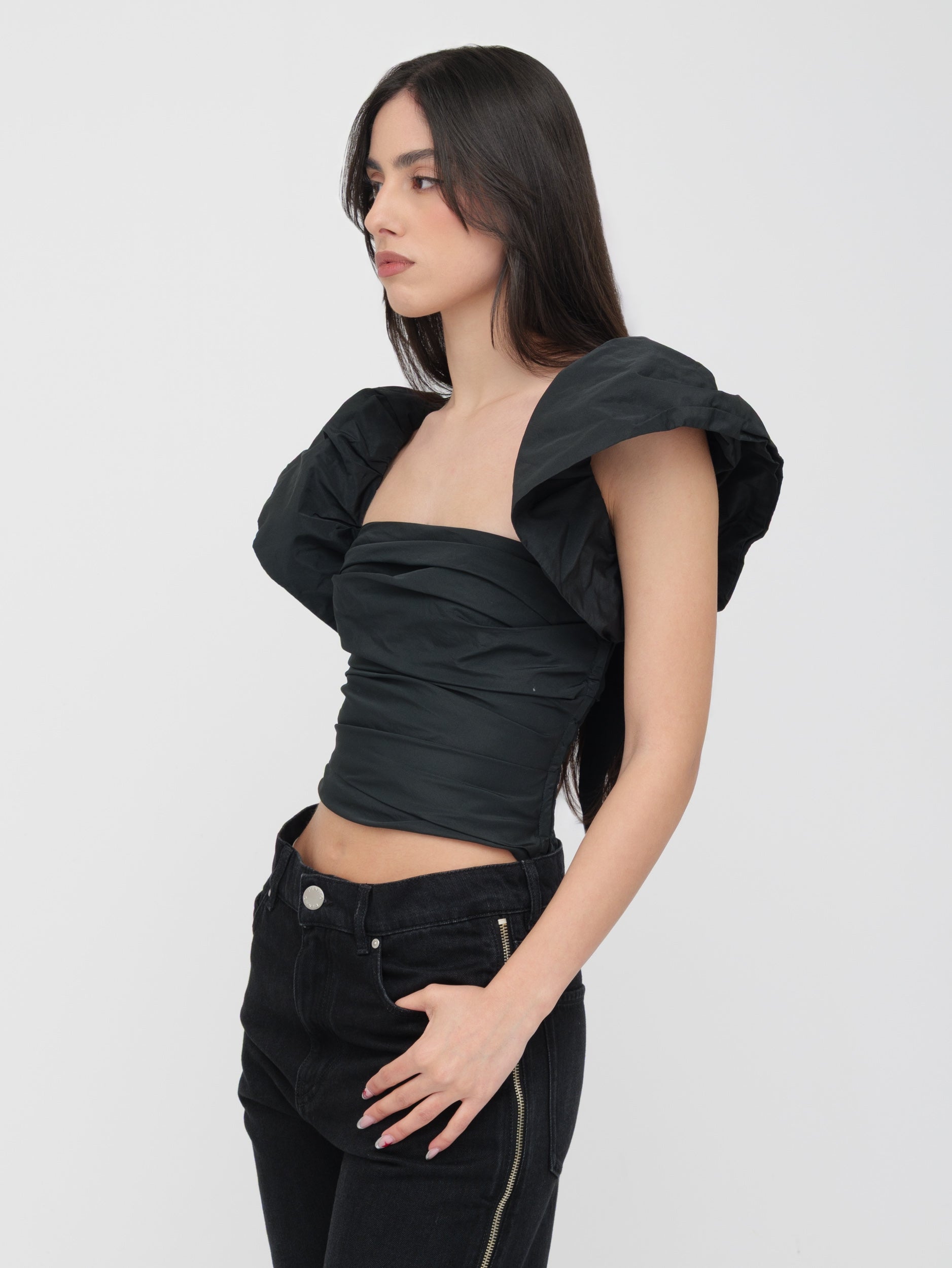 PINKO - top nero maniche a sbuffo