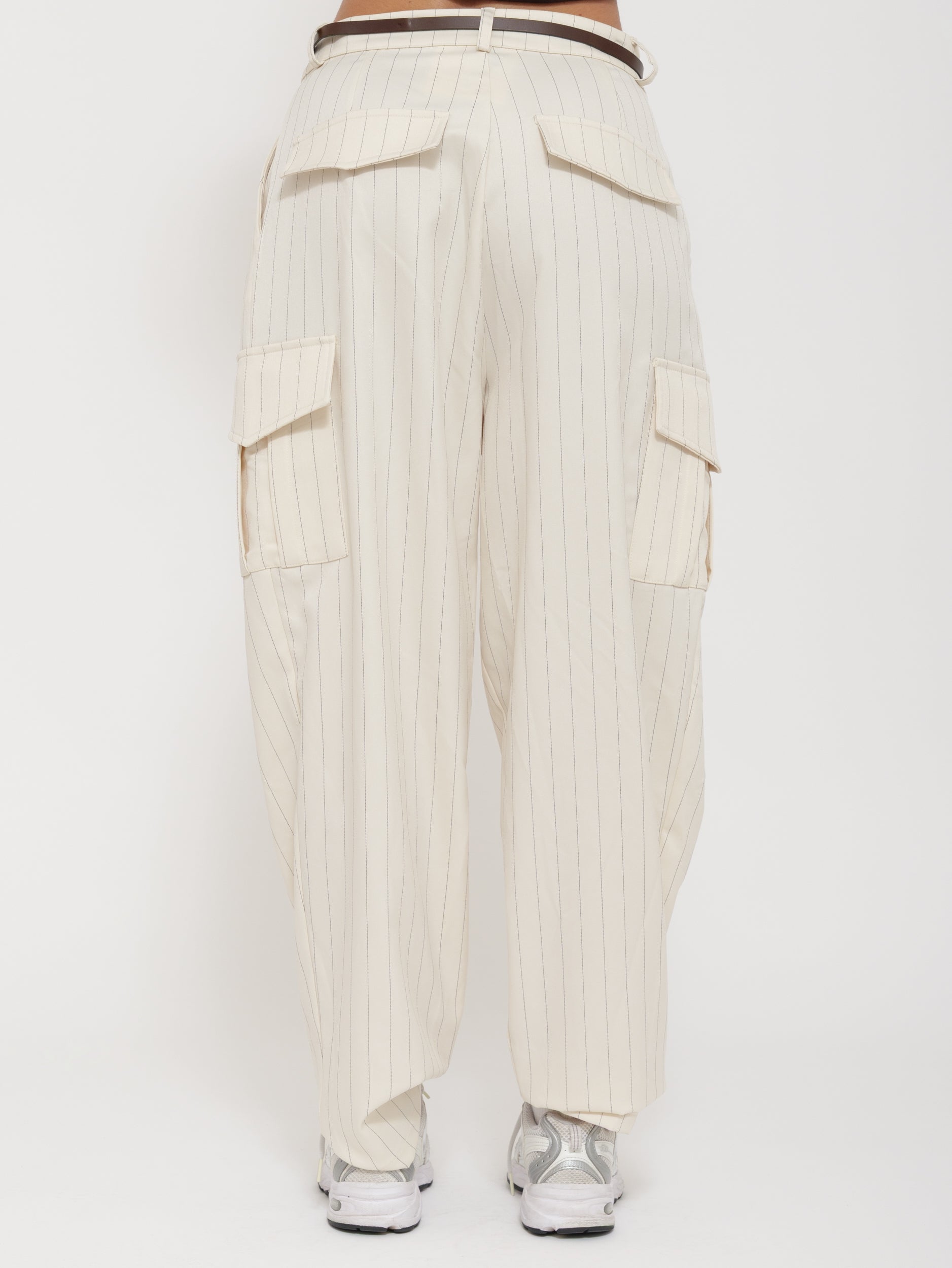 Pantalone cargo gessato con cinturino