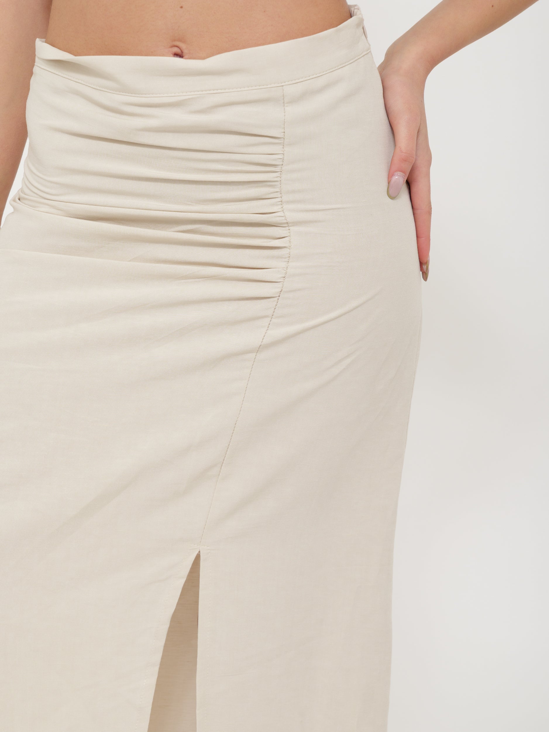 Gonna Lunga Beige con Spacco e Arricciature