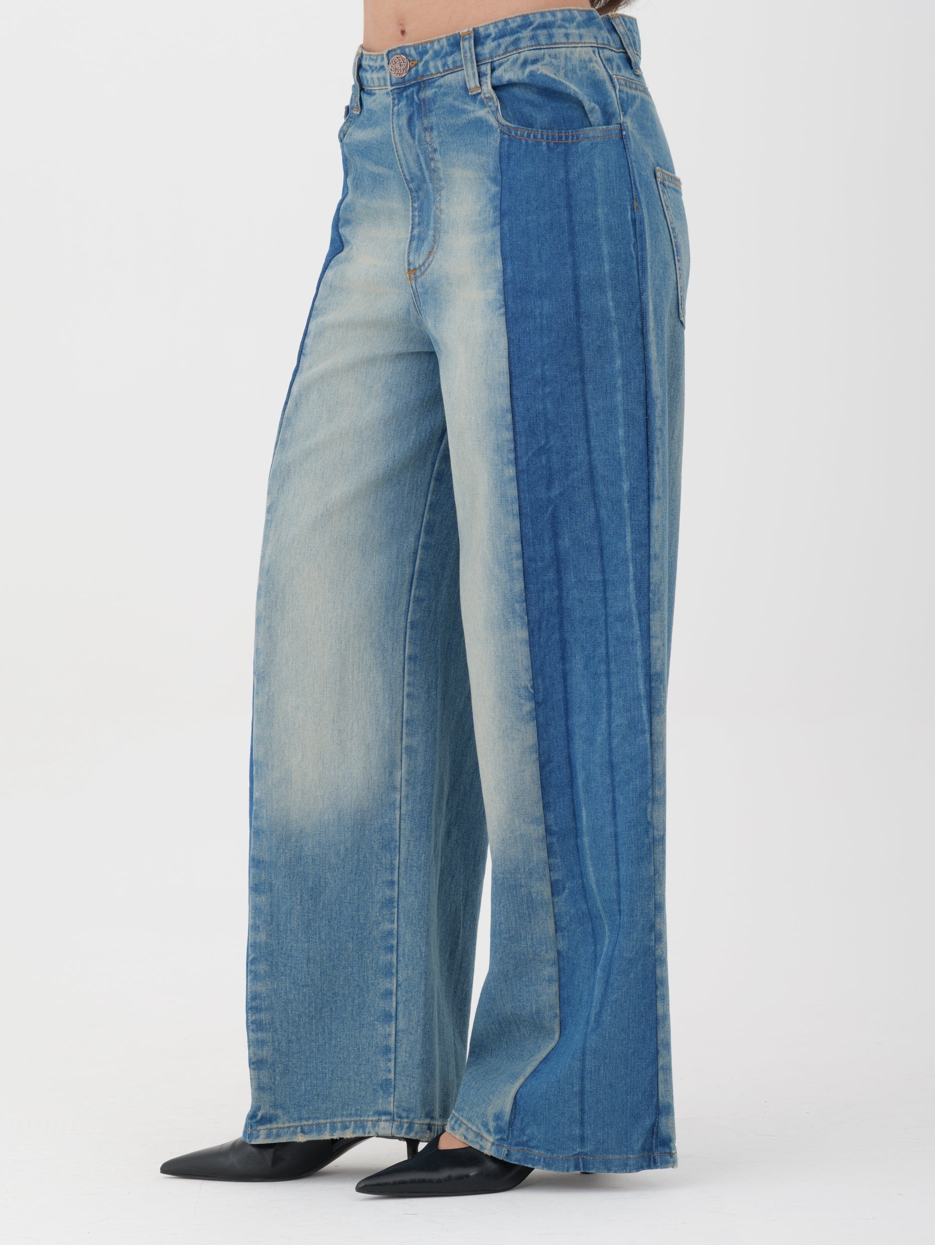 Jeans tensione in fondo largo