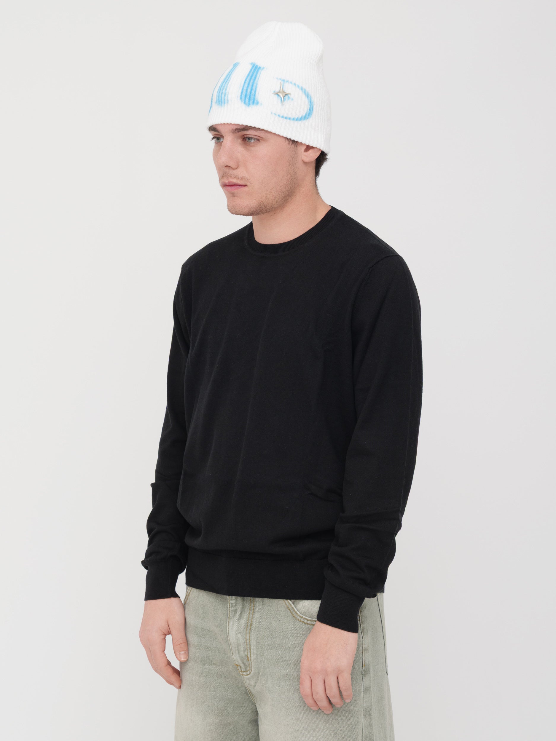 H953 - pullover black