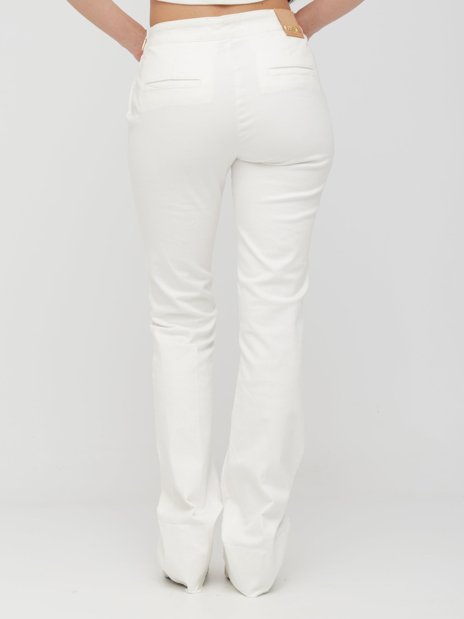 BLUGIRL | BLUMARINE  - pantalone bianco a zampa d’ elefante